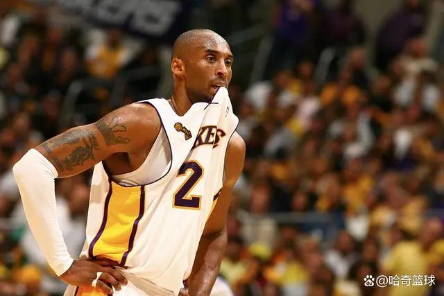 杨鸣愤怒冲进场内大骂裁判 连吃两T被驱逐出场